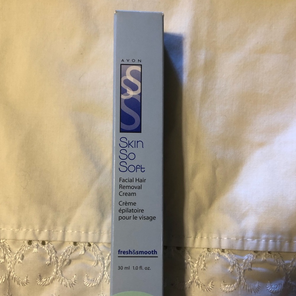 DISCONTINUED Avon Skin So Soft Facial Hair Removal Cream - Blue 1 oz brand new